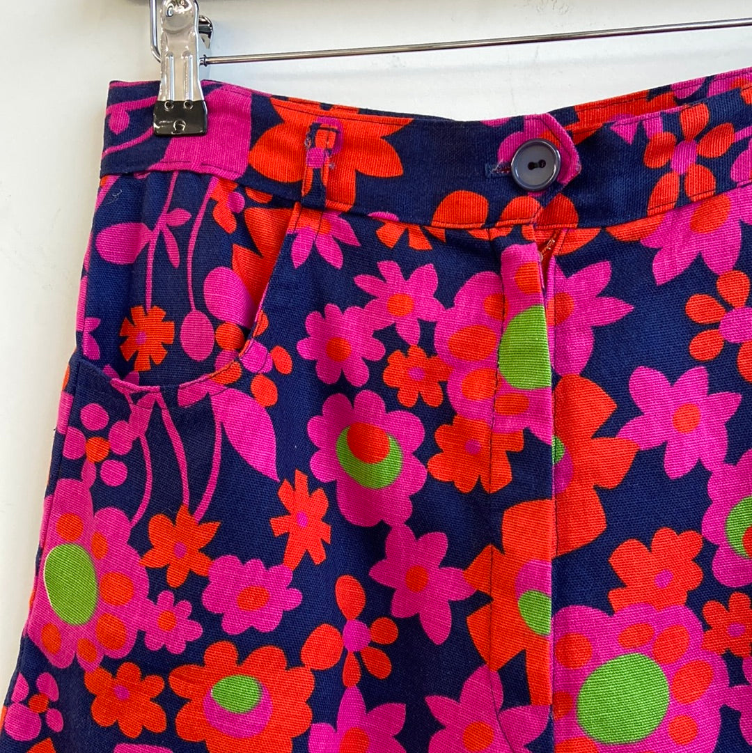 1960s Floral Print Shorts - W27